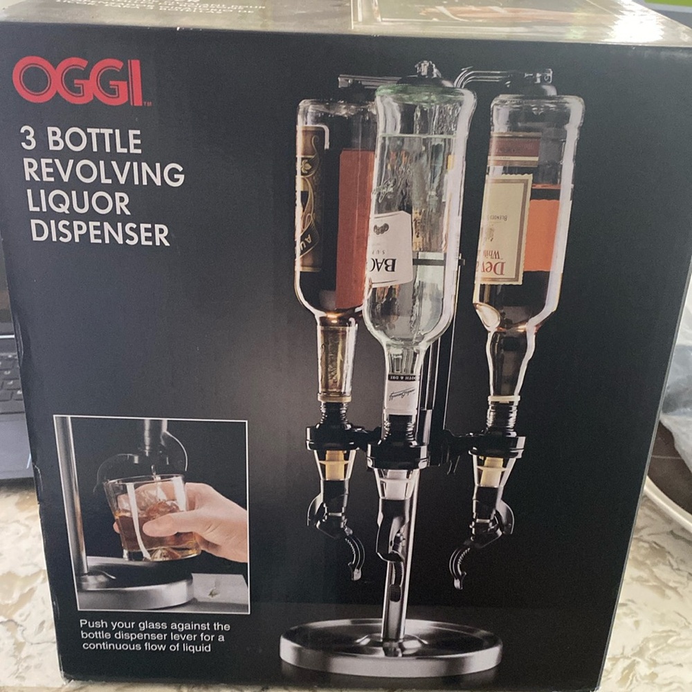 Oggi 3 Bottle revolving liquor dispenser